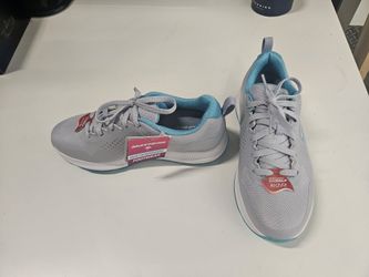 Brand New With Tags (NWT) Women's Golf Shoes - Skechers Size 7