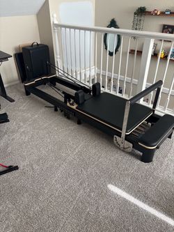 Pilates Reformer Machine with Foot Bar
