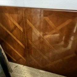 BEAUTIFUL DINING TABLE WITH CHAIRS