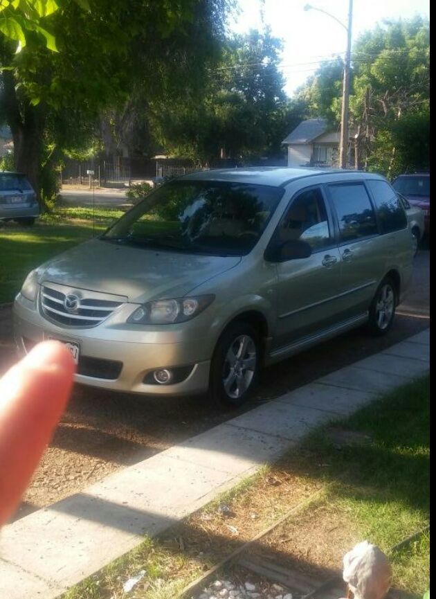 2004 mini van mazda