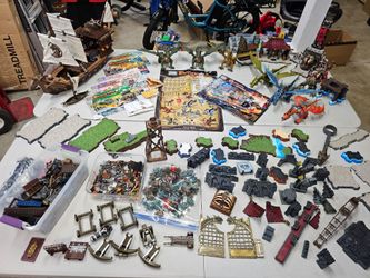 Huge lot Mega Bloks Dragons and castles lots of figs and weapons