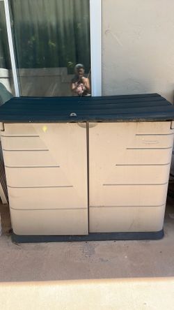 Rubbermaid horizontal sandstone shed