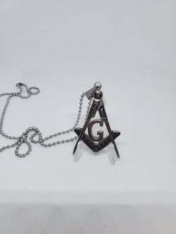 Freemason chain square & compass pendant charm