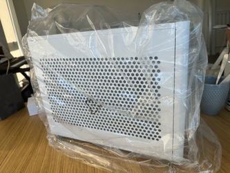 Coolermaster NR200P mini-Itx case white new open box