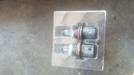 9004 Halogen bulbs 2 sets available