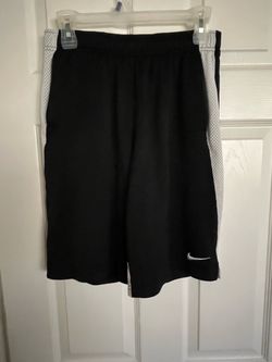 Nike Athletic Shorts Black White Mesh. Youth XL (18-20)