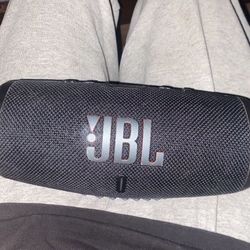 JBL Charge 5