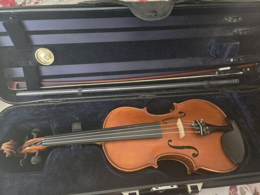 Euro “Standard Antique” 065N 4/4 Violin