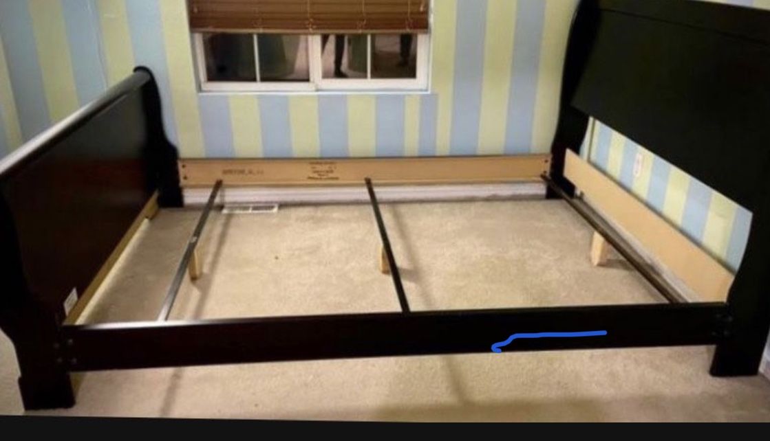 Black Wooden Sleigh Bed (Queen)