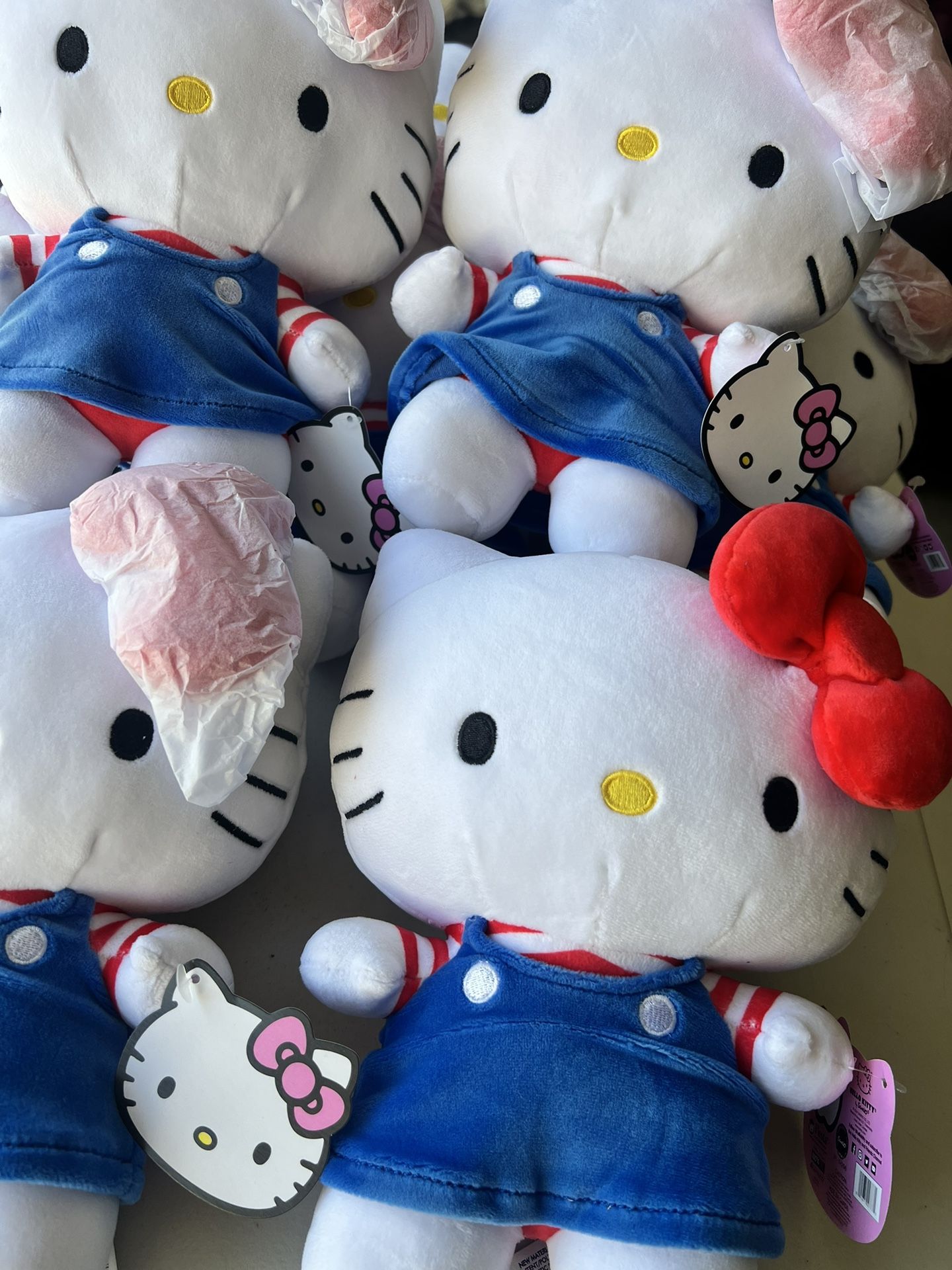 Hello kitty Plushy
