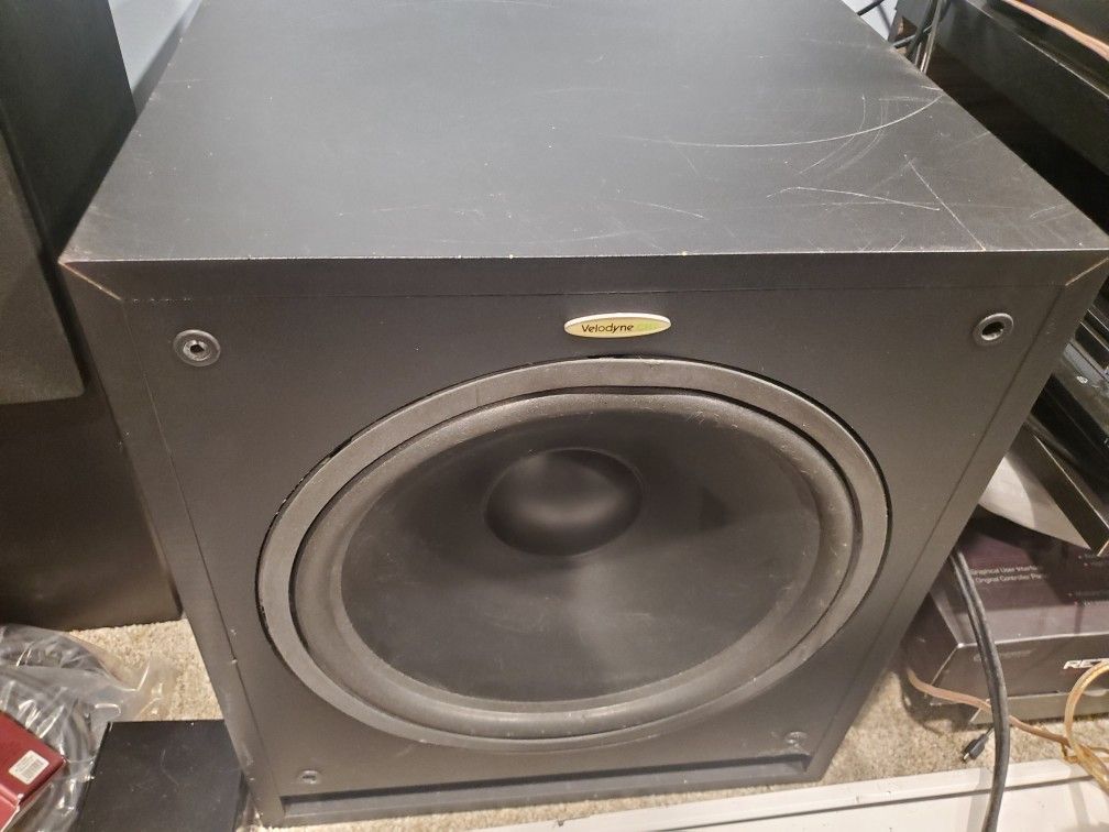 Velodyne CHT-15 Powered Subwoofer