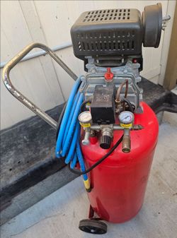 Central Pneumatic 25 Gallon Compressor