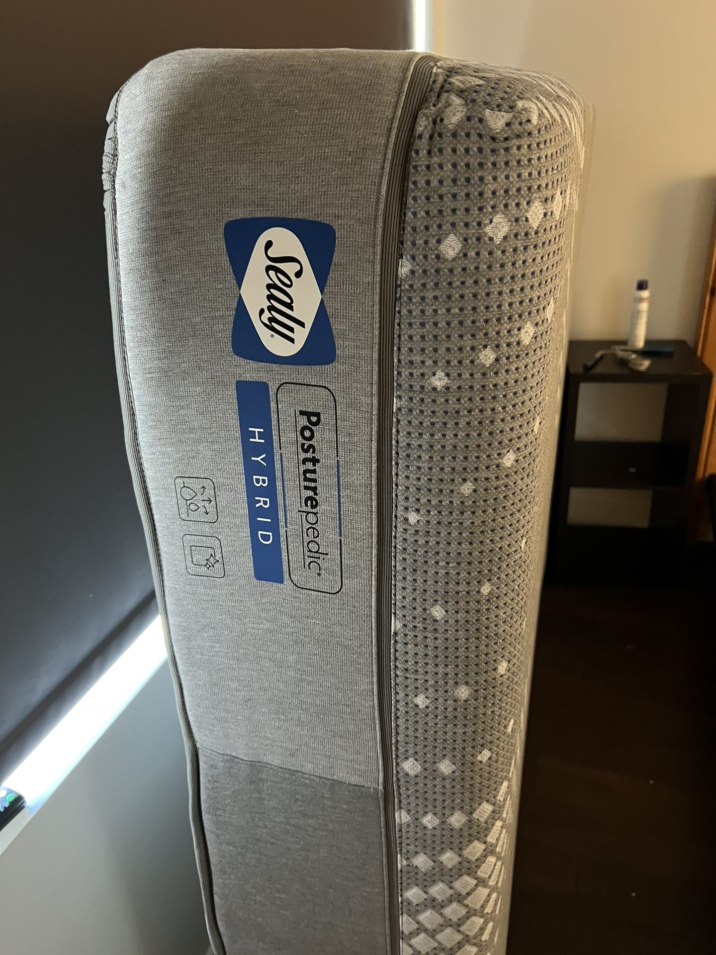 Sealy Posturepedic Queen Mattress