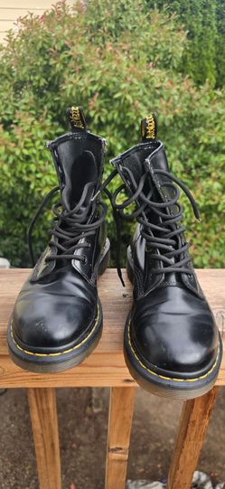 Dr. Martens 1460 Women's Original Smooth Leather Lace Up Boots - Black,  Size 7 US L