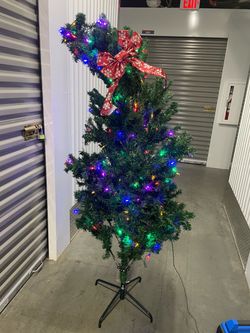 Very beautiful 6 FT Pre-lit Christmas tree