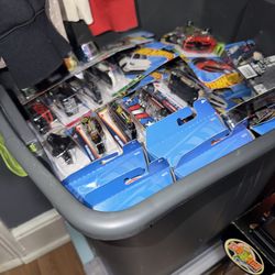 Bin full of Hot Wheels 100+ cars