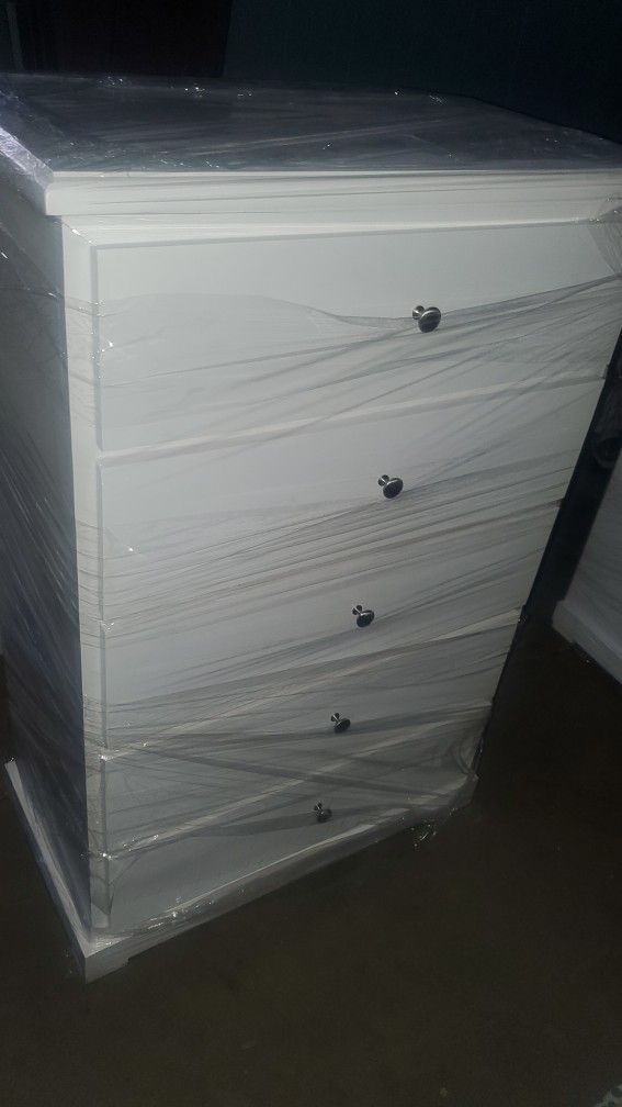 Chest With 5 Drawers 
