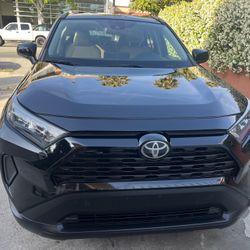 Salvaje Toyota, RAV4 LE 2020 cuatro cilindros eco