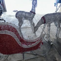 Light-Up Christmas Reindeer & Sleigh Set – Outdoor Holiday Decor