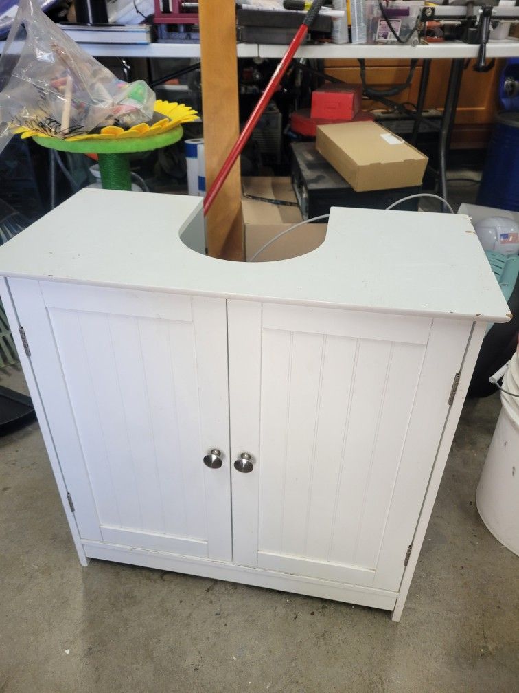 Free Bathroom Cabinet And Laundry Basket
