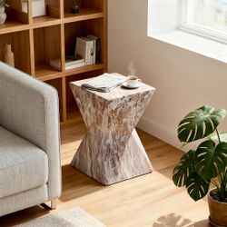 Cement Outdoor End Tables for Patio, GardenAccent Table Faux Terrazzo Accent Table, Modern Small Round Side Tablefor Outside, Tree Stump Garden Stool