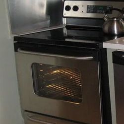 30 inch GE  Stainless Steel, 4 burner, glass smooth top, electric stove top with baking oven