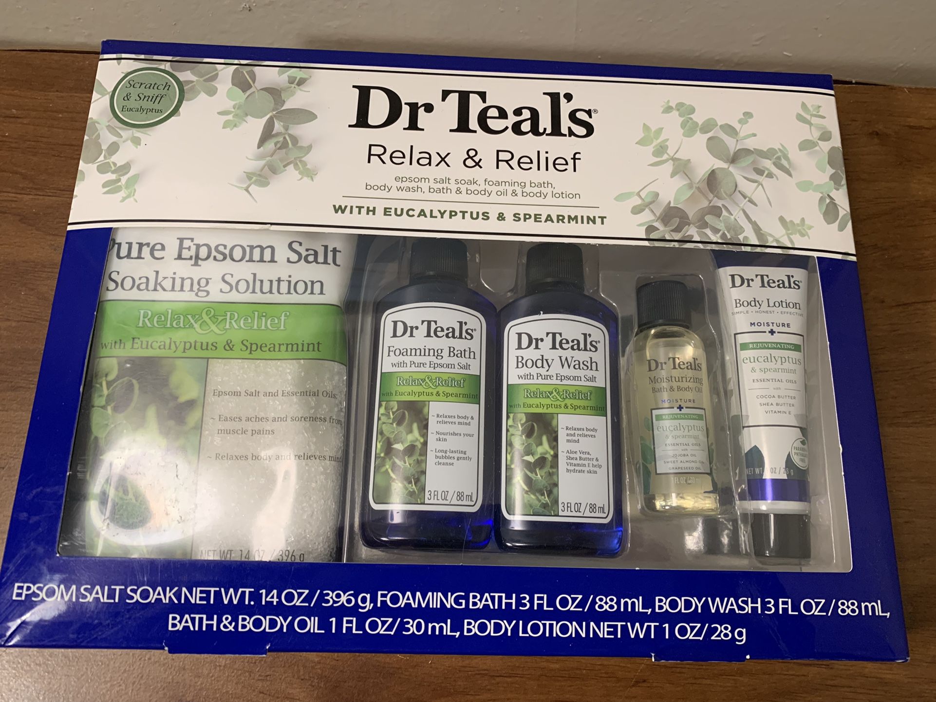Dr Teal's Eucalyptus & Spearmint Relax & Relief Full Regimen 5-piece Gift Set (Epsom Salt Soaking Solution, Foaming Bath, Body Wash, Moisturizing Bath