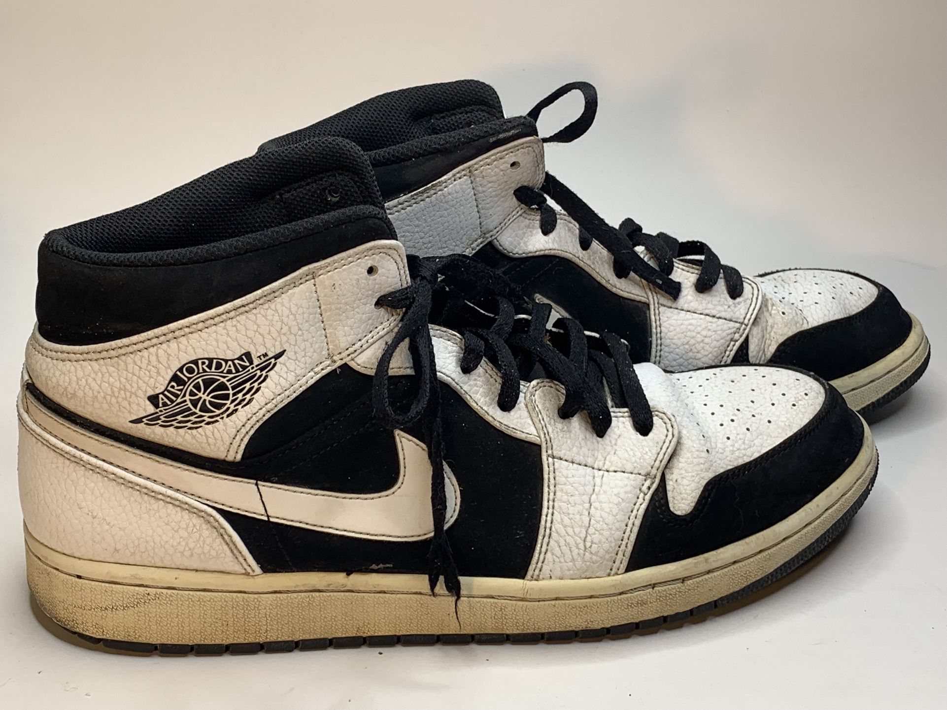 Nike Air Jordan 1 Men's Size 13 Retro Mid Tuxedo Black/White 554724-113