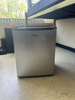 Whirlpool Mini-Fridge