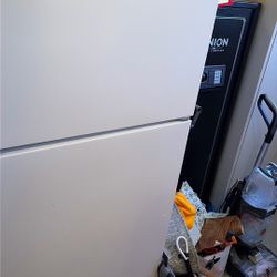 Refrigerator Works Great