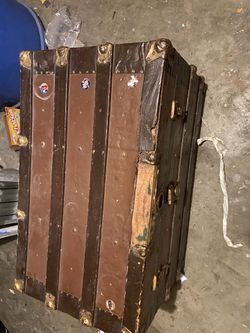Old treasures box