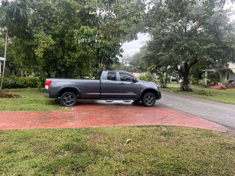 Toyota Tundra For Sale/ Se Vende