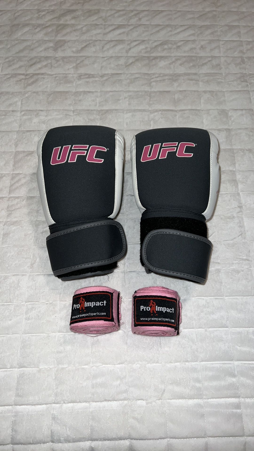 Women’s UFC Fighting Training Boxing Gloves & Wraps