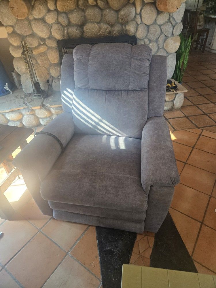 Platinum Lazy Boy Power Lift Chair