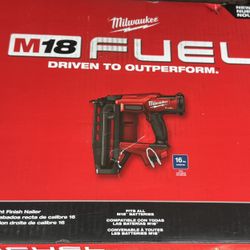 Milwaukee M18 FUEL 18-Volt Lithium-Ion Brushless Cordless Gen ll 16-Gauge Straight Finish Nailer