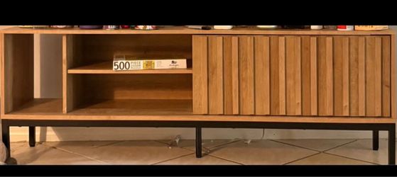 Entertainment table