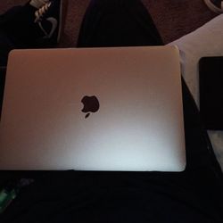 Apple Macbook  Pro 
