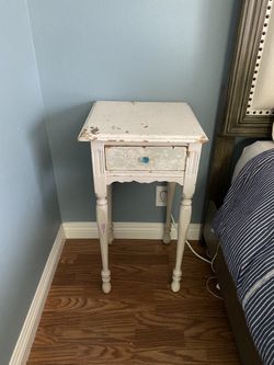 2 white nightstands/ end tables/ bedside tables