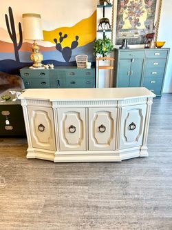Cream Buffet / Sideboard / Tan Tv Stand / Off White Entertainment Center