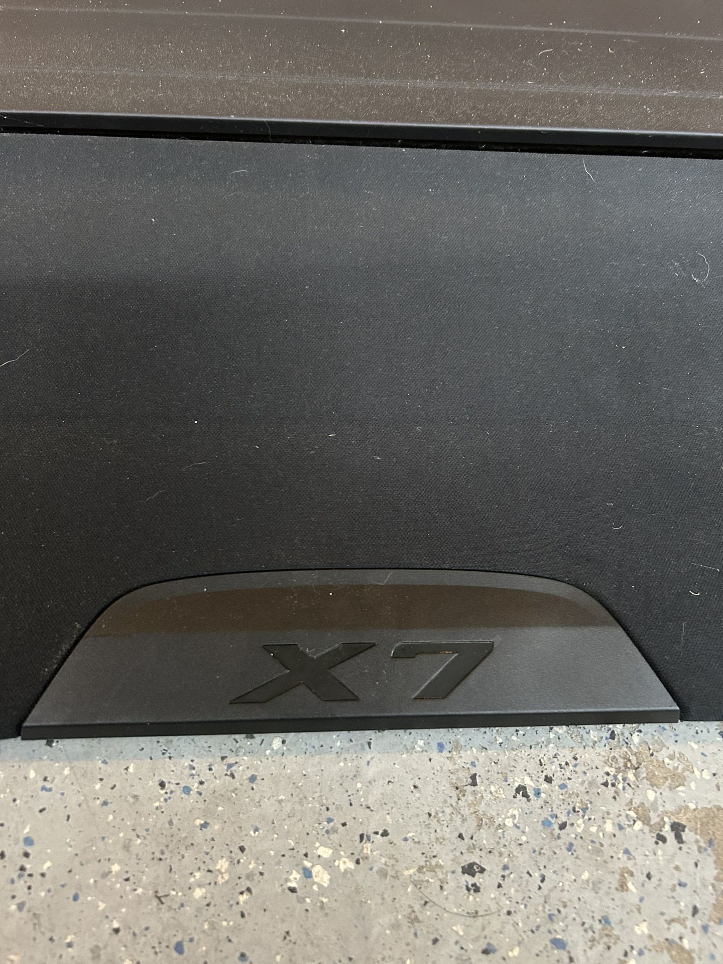 BMW X7 Cargo Cover - Trifold