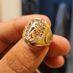 Virgen Mary Ring Gold