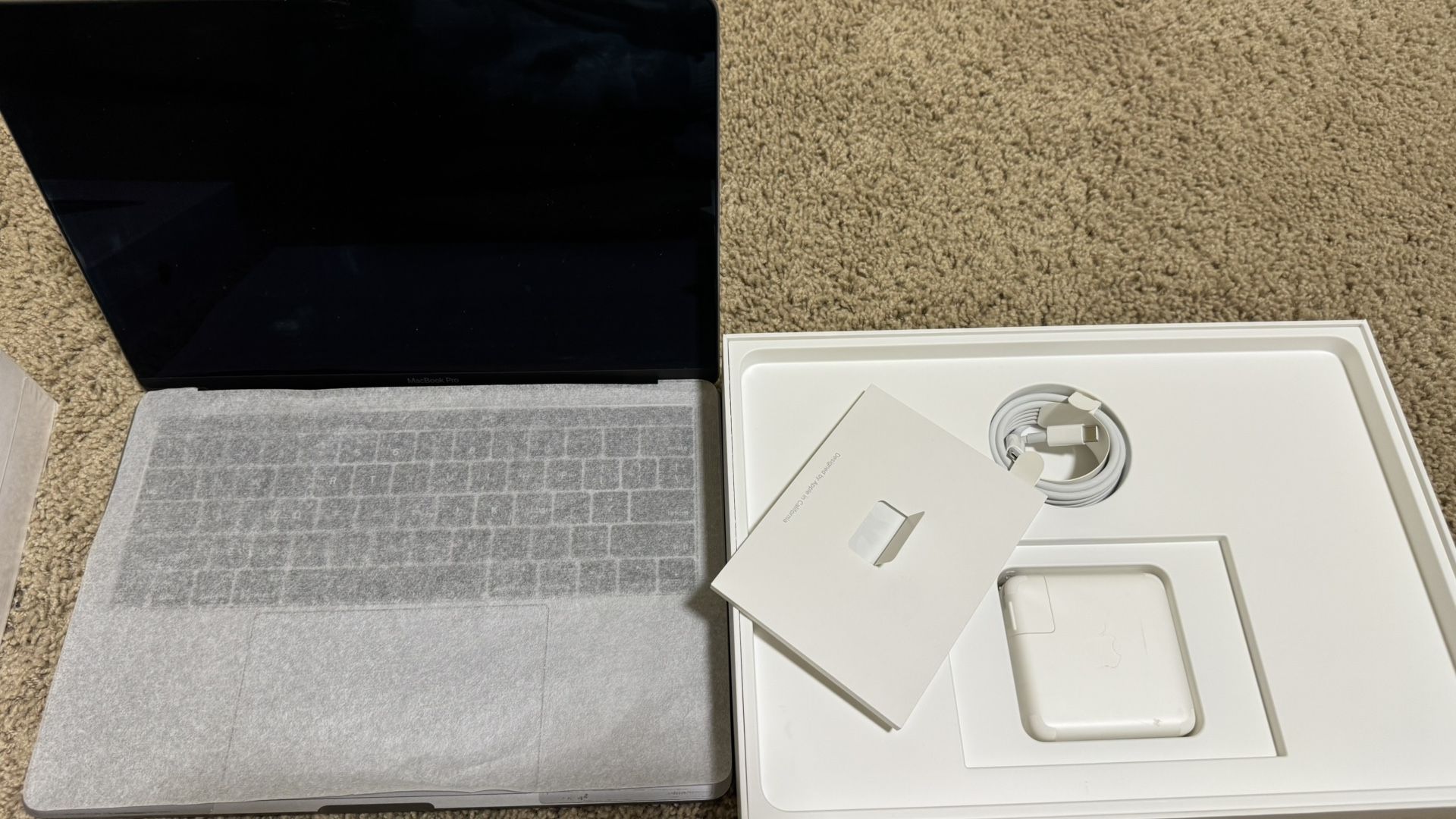 Macbook Pro 13inch 2018 4-thunderbolt 3 Port