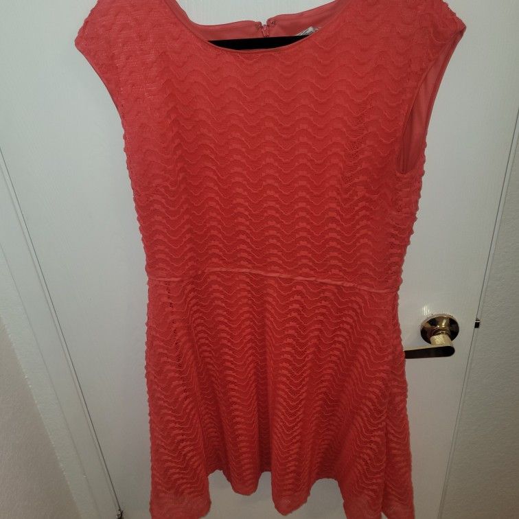 Dress Size 14= Large