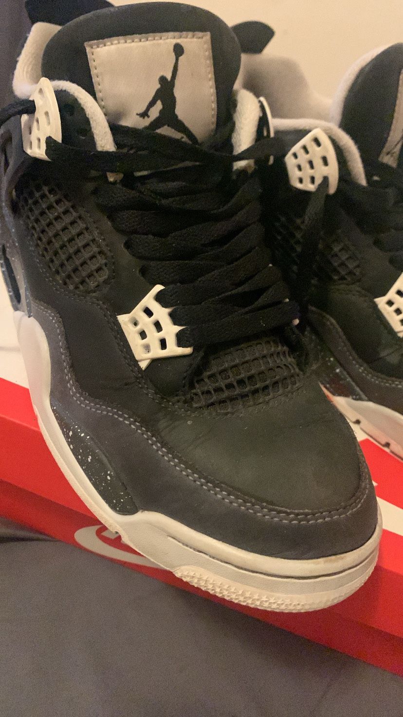 Jordan 4s
