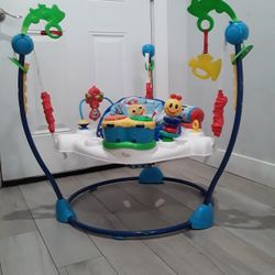 Baby exersaucer 