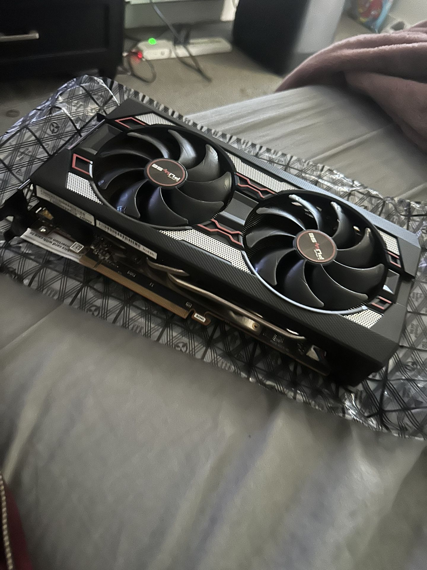 AMD 5700 xt Radeon Pulse 8GB GDDR6