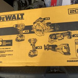 De Walt Brushless 5 Tool Combo Kit 