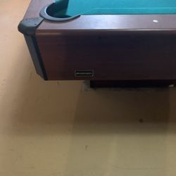 Gently Used Like New Pool Table  7’ X 4’