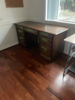 Free desks