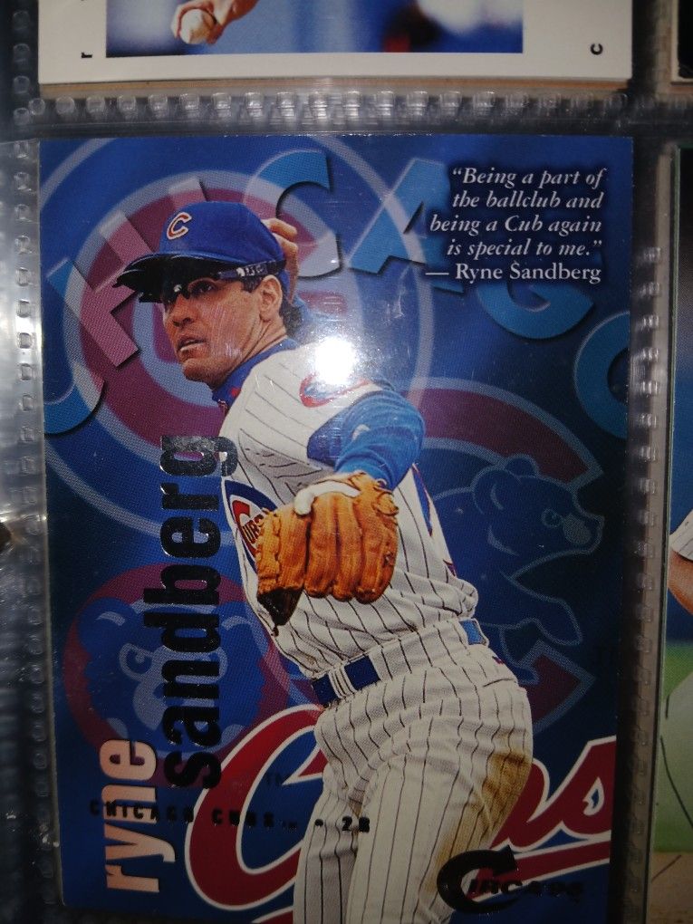 1996 CIRCA RAVE RYNE SANDBERG ULTRA RARE  MINT CONDITION 